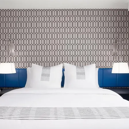 Glo Western Bronx Nyc Hotel