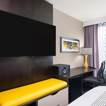 Hotel Glo Western Bronx Nyc