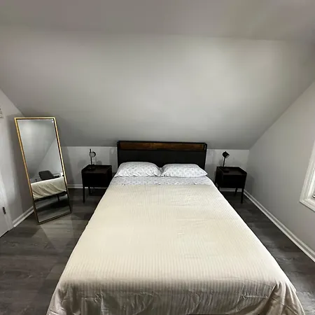 Homestay Modern & Cozy In Queens Near Train Station And Buses New York