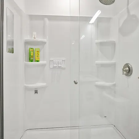 2bd Urban Ease In Lower East Side New York