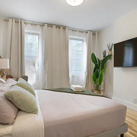 Cozy & Bright 2br In Upper East Side Apartment