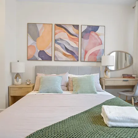 Cozy & Bright 2br In Upper East Side New York