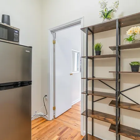 Apartment 2 Bedroom Hidden Upscale Oasis *
