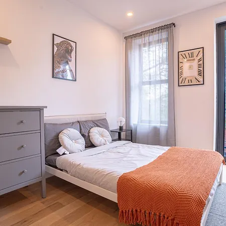 Bright & Cozy 3bd Brooklyn Getaway Apartment *