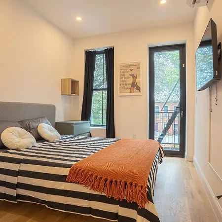 Chic & Modern 3br Retreat In The Heart Of Brooklyn New York