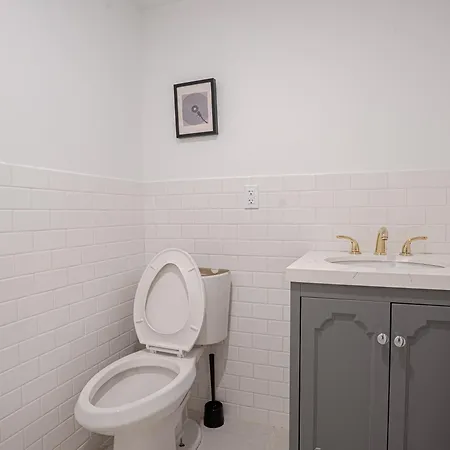 Apartment Modern 2br Basement Brooklyn And Backyard New York