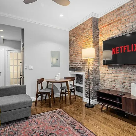 Lower East Side 2br With Private Patio