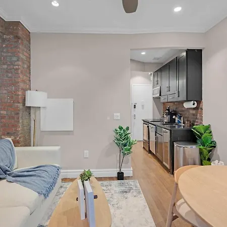 Apartment Lower East Side 2br Near Subway & Katz's