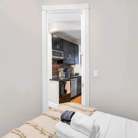 Lower East Side 2br Near Subway & Katz's * New York