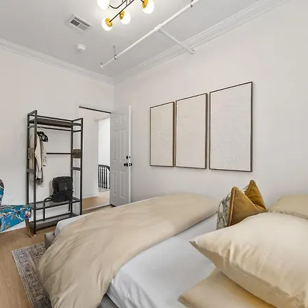 3br Brownstone Near Subway & Columbia Uni New York