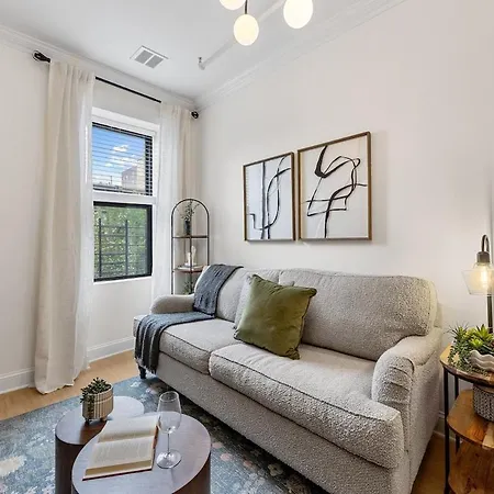 3br Brownstone Near Subway & Columbia Uni