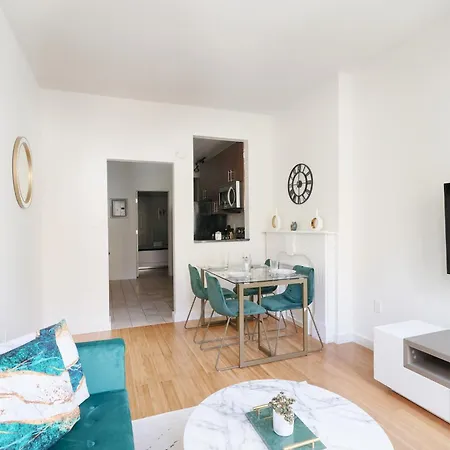 Contemporary 1 Bedroom In Nyc Apartment New York