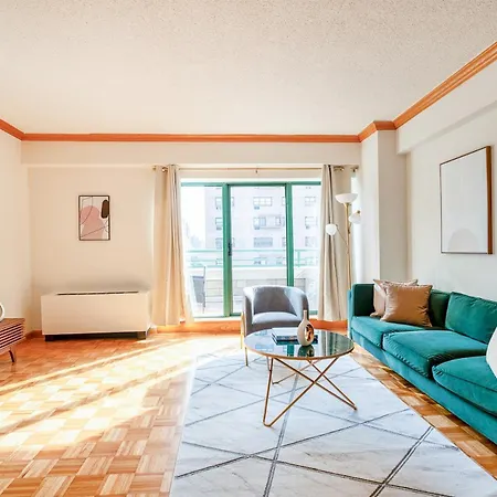 Apartment Contemporary 2 Bed 2 Bath Bright And Sunny New York