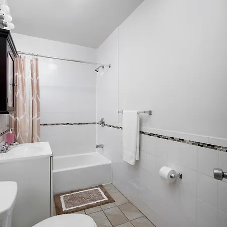 Apartment Beautiful 3 Bedroom Unit In Prime Location