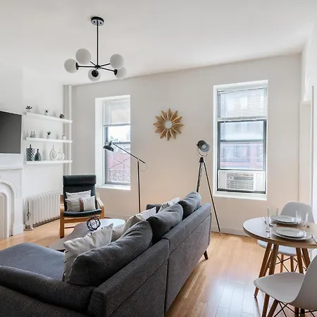 Beautiful 3 Bedroom Unit In Prime Location Apartment New York