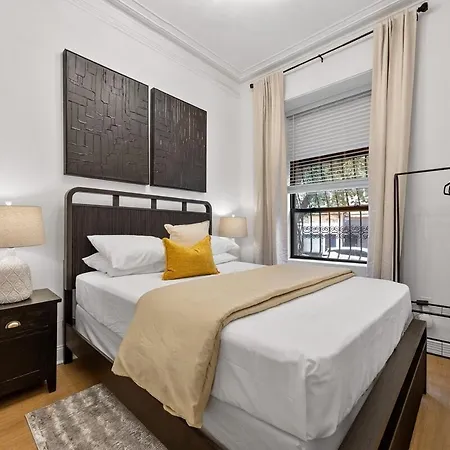 Apartment 2br And 2ba In Historic Brownstone Near Subway New York