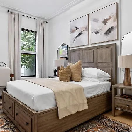 2br And 2ba In Historic Brownstone Near Subway * New York