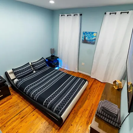 Apartment Hells Kitchen Hideaway New York