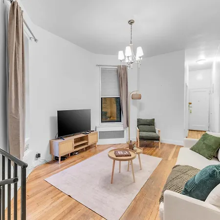 Inviting 2bd Upper East Side With Backyard Apartment
