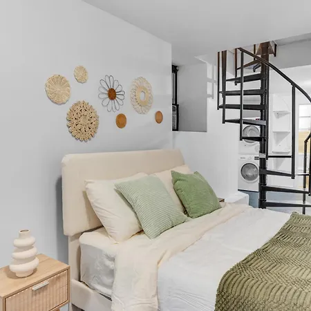 Apartment Inviting 2bd Upper East Side With Backyard *