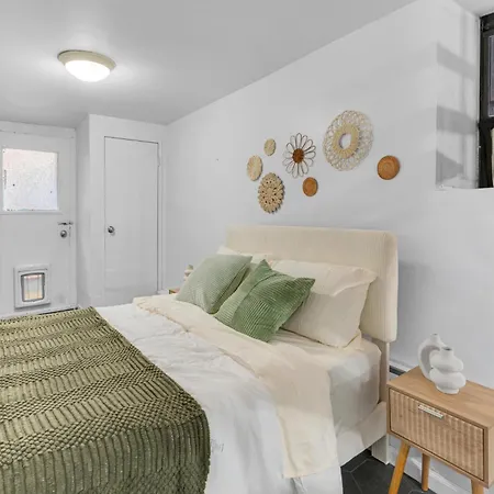 Inviting 2bd Upper East Side With Backyard Apartment New York