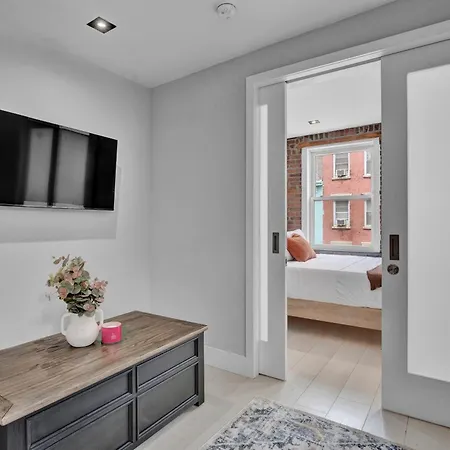 Apartment Soho Designer 2br With Balcony New York