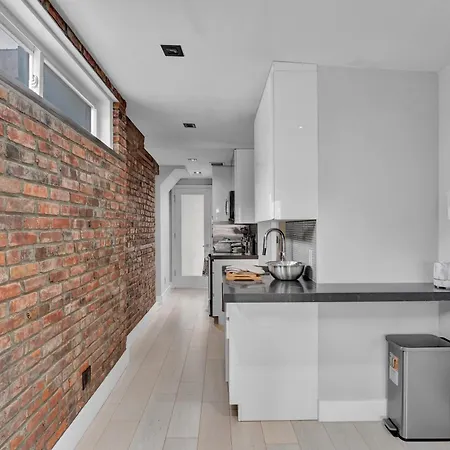 Apartment Soho Designer 2br With Balcony *