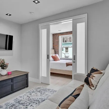 Apartment Soho Designer 2br With Balcony *