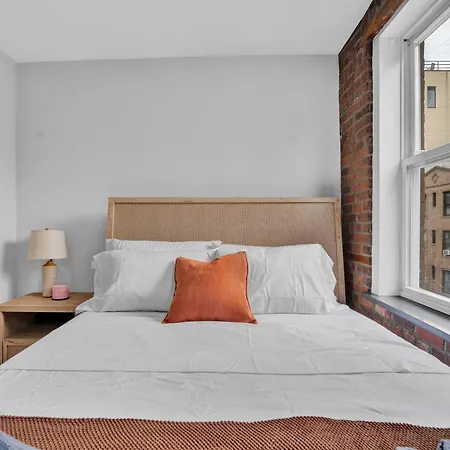 Soho Designer 2br With Balcony * New York