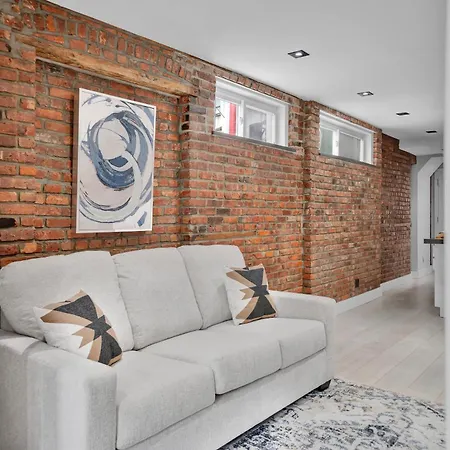 Soho Designer 2br With Balcony Apartment New York
