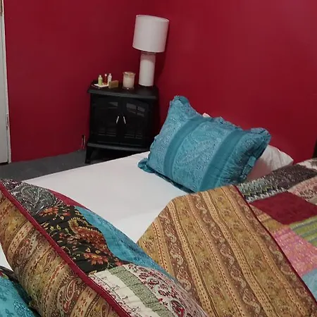 Oyo Bed And Breakfast Bed & Breakfast