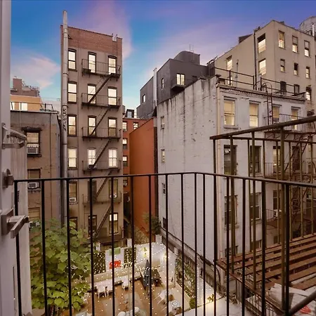 Soho Designer 2br W Balcony * New York