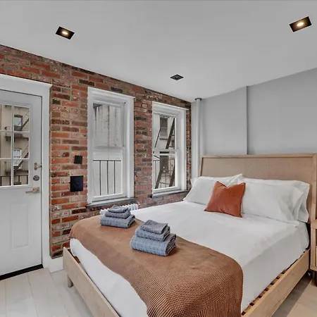 Apartment Soho Designer 2br W Balcony