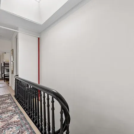 3br Harlem With Washer With Dryer Apartment