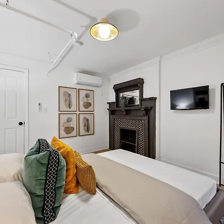 Apartment Brownstone 2 Bed With Private Backyard Near Subway *