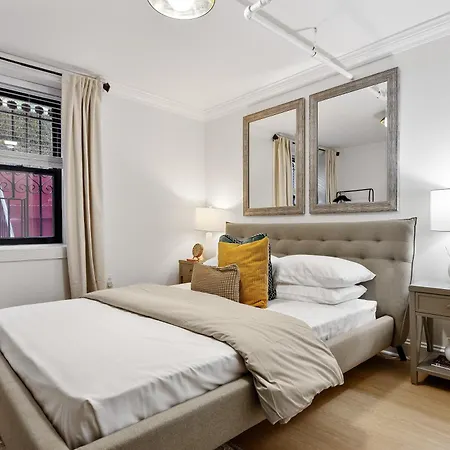 Apartment Brownstone 2 Bed With Private Backyard Near Subway *