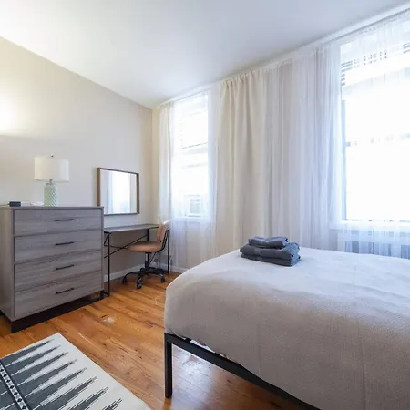 Holiday home Sunny 4br/2ba Retreat In Morningside Heights, Nyc