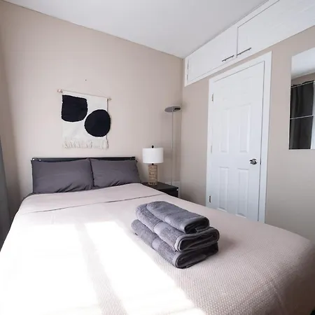 Holiday home Sunny 4br/2ba Retreat In Morningside Heights, Nyc