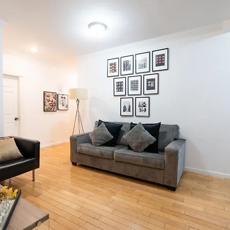 Modern By Park - 3 Br New York