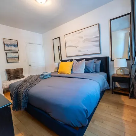 Modern By Park - 3 Br Apartment *