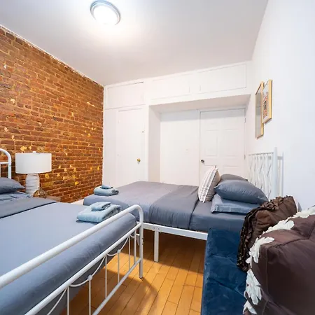 Apartment Modern By Park - 3 Br *