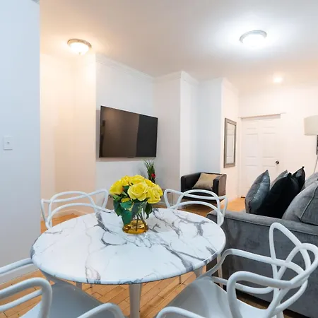 Apartment Modern By Park - 3 Br