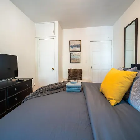 Modern By Park - 3 Br * New York