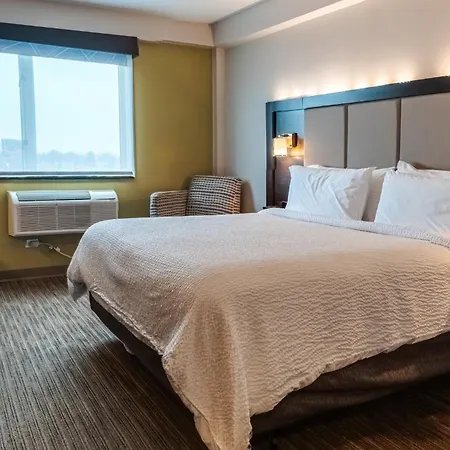 Hotel Express Maspeth By Ihg