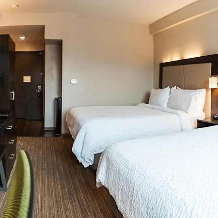 Express Maspeth By Ihg Hotel