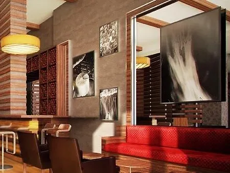 Hotel Distrikt City, Tapestry Collection By Hilton 4*