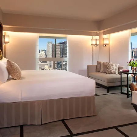 Hotel Millennium Hilton One Un Plaza 4*