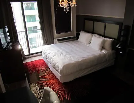 Vetiver / Manhattan Skyline Hotel
