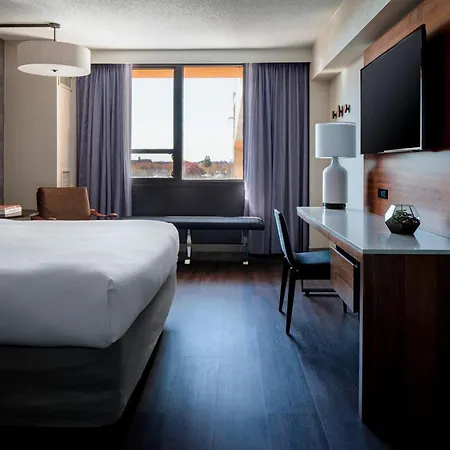 Laguardia Airport Marriott Hotel