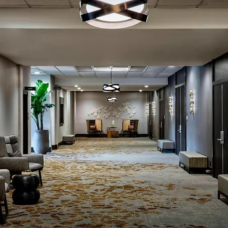 Laguardia Airport Marriott 4*